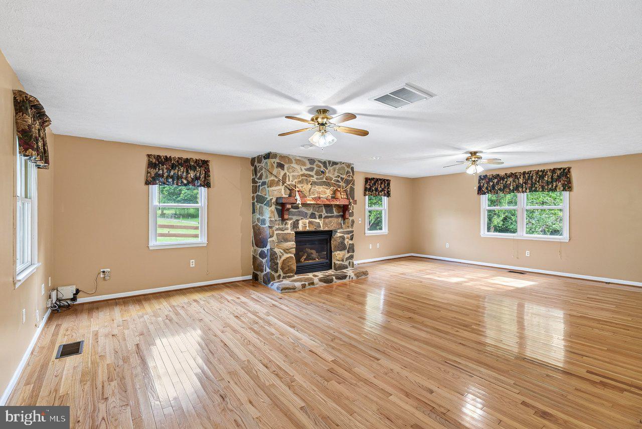 801 Moyers Ln Property Photo 23