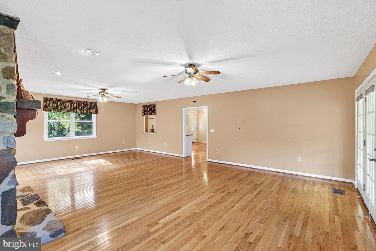 801 Moyers Ln Property Photo 27