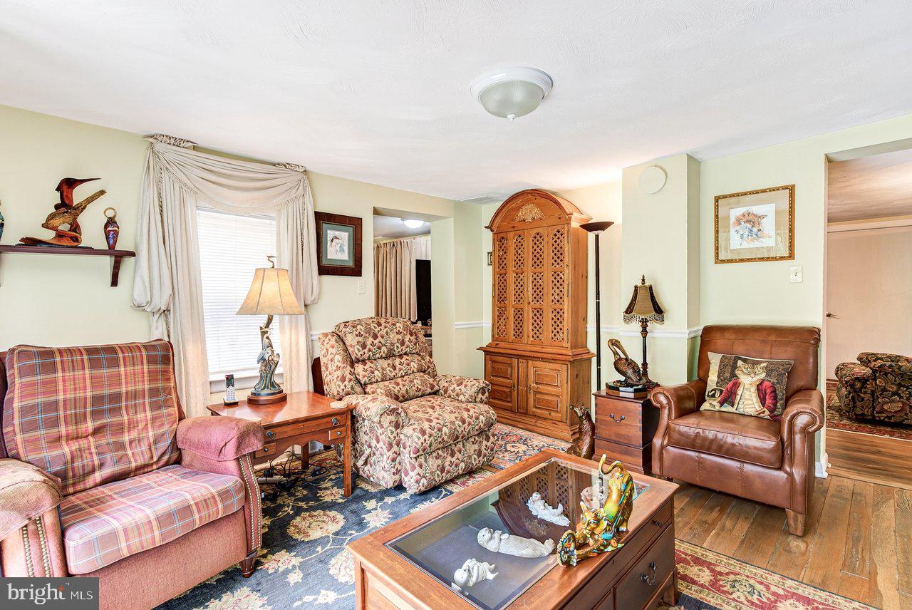 916 Moyers Ln Property Photo 10