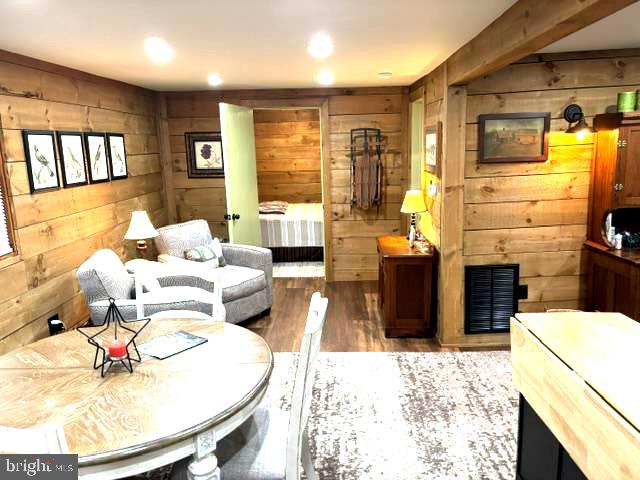 141 Matthews Loop Property Photo 5