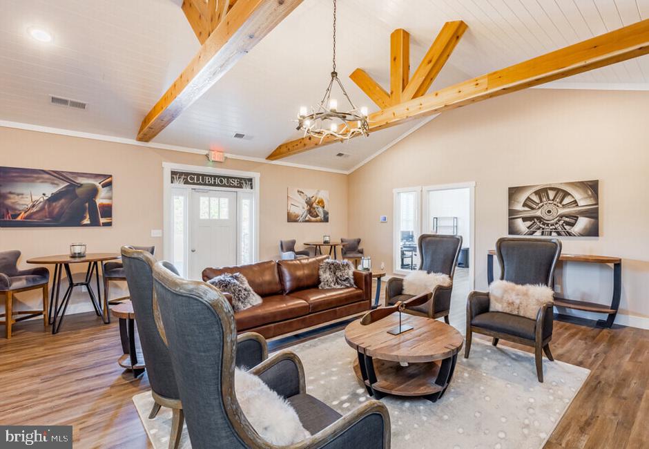 102 Bloomfield Ln Property Photo 1