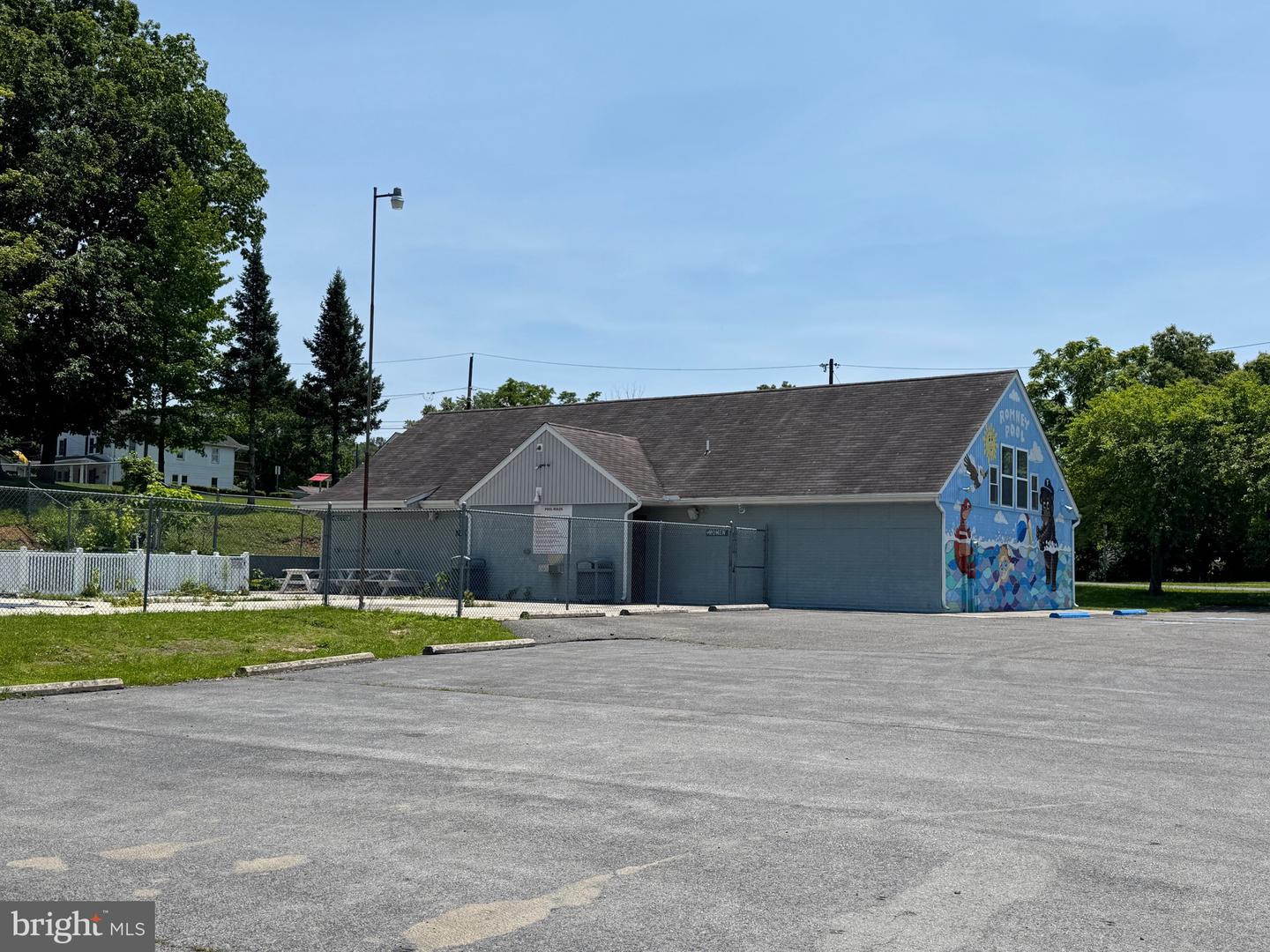 240 School St Property Photo 18
