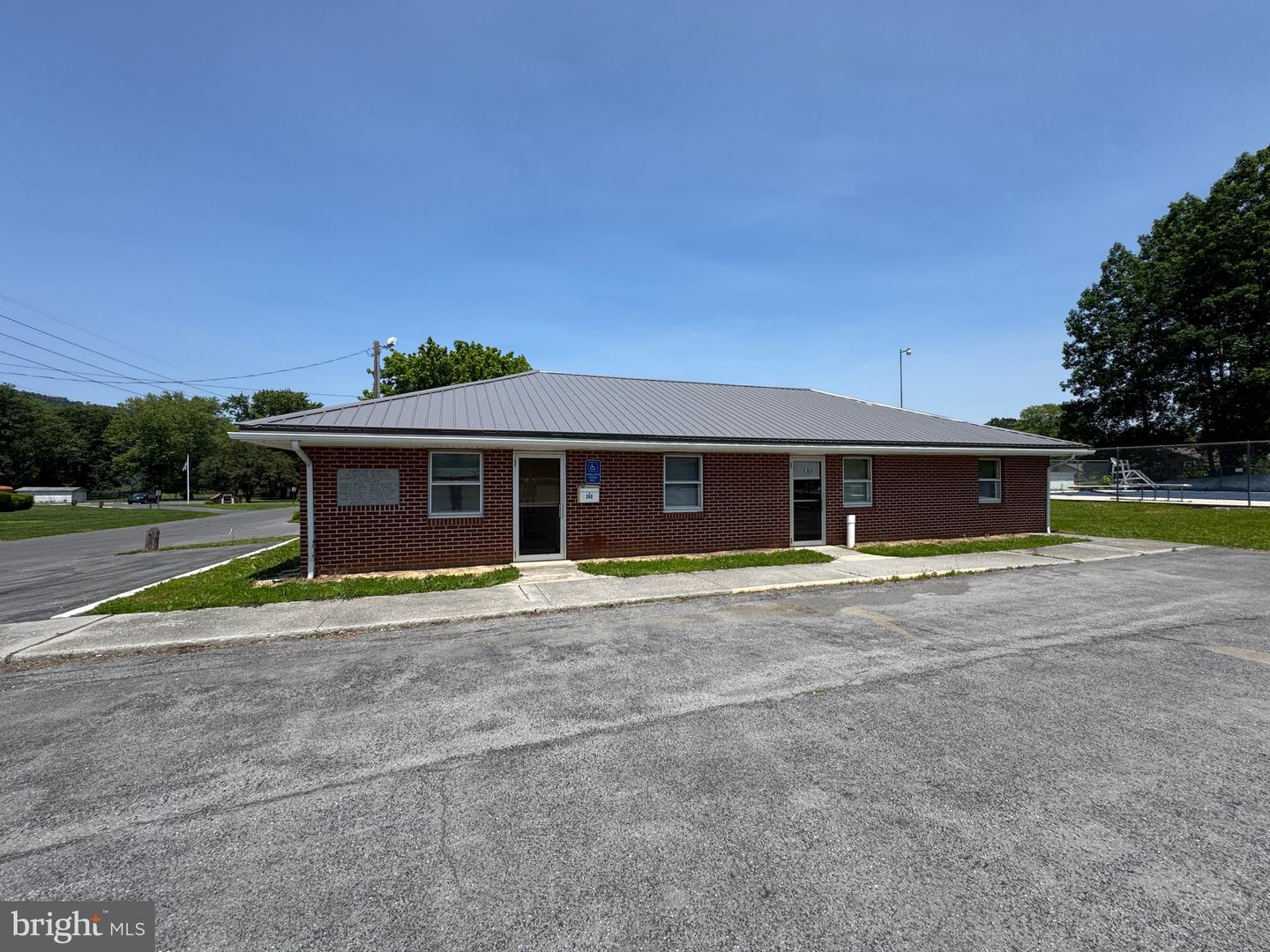 260 A SCHOOL ST Property Photo 1