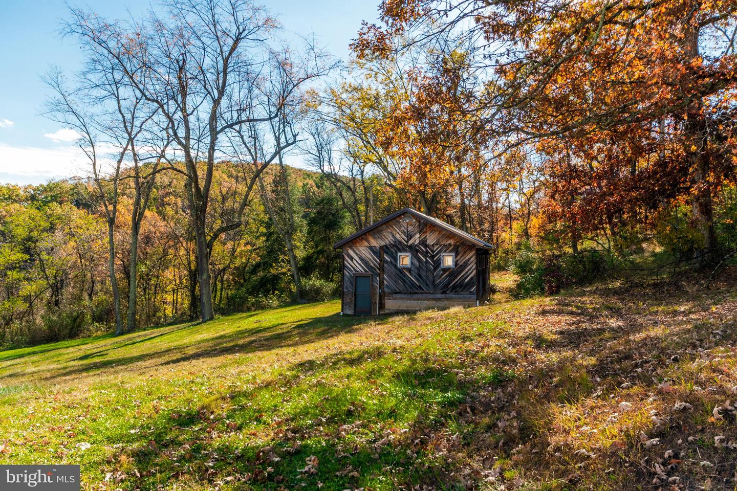 61 Teal Property Photo 18