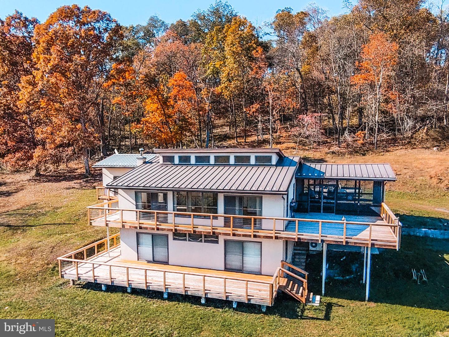 61 Teal Property Photo 37