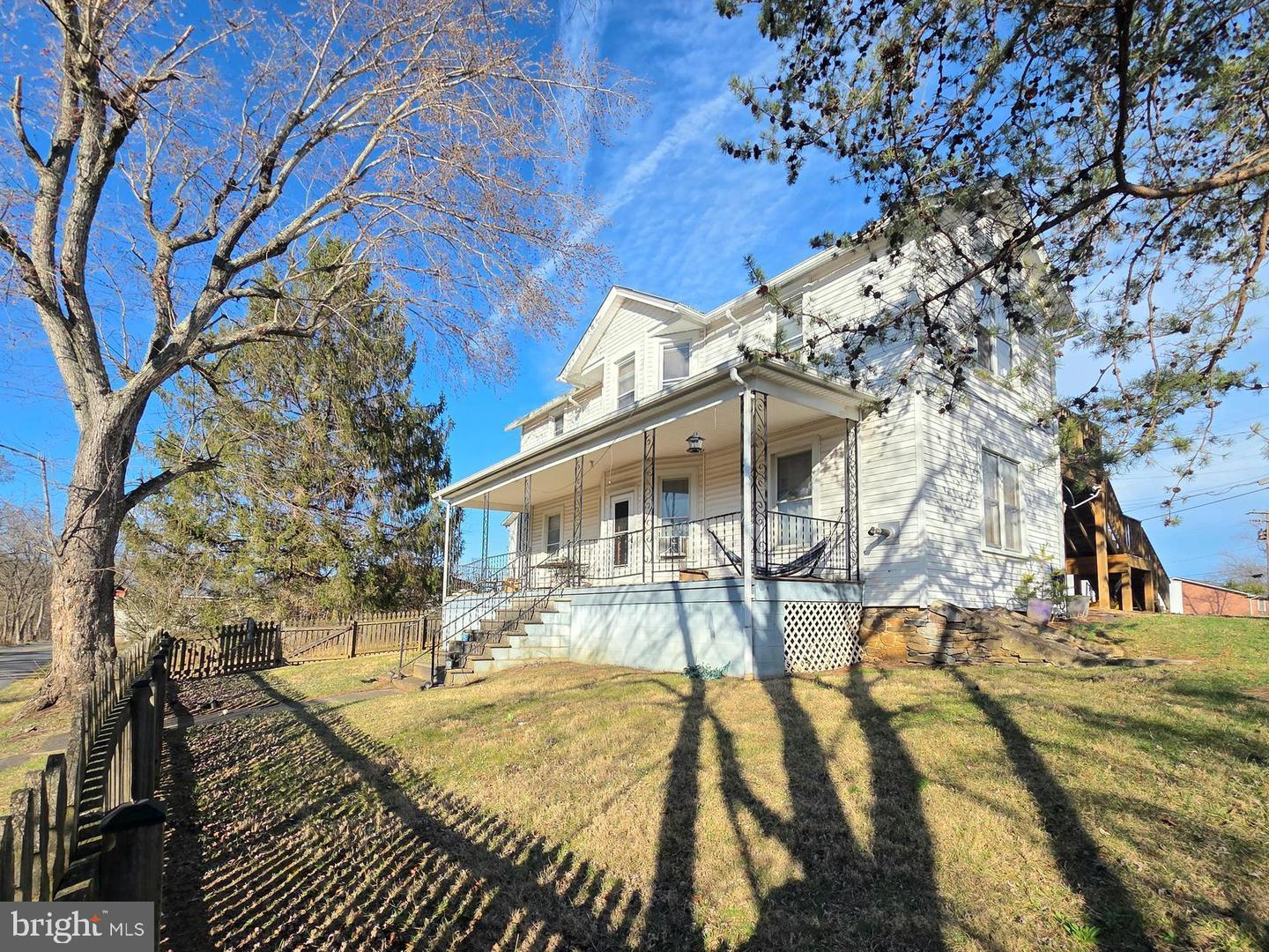 449 Harmison Ln Property Photo 3