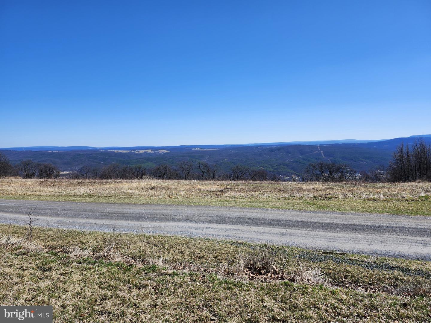 Skyview Dr. / Echo Dr. Property Photo 27