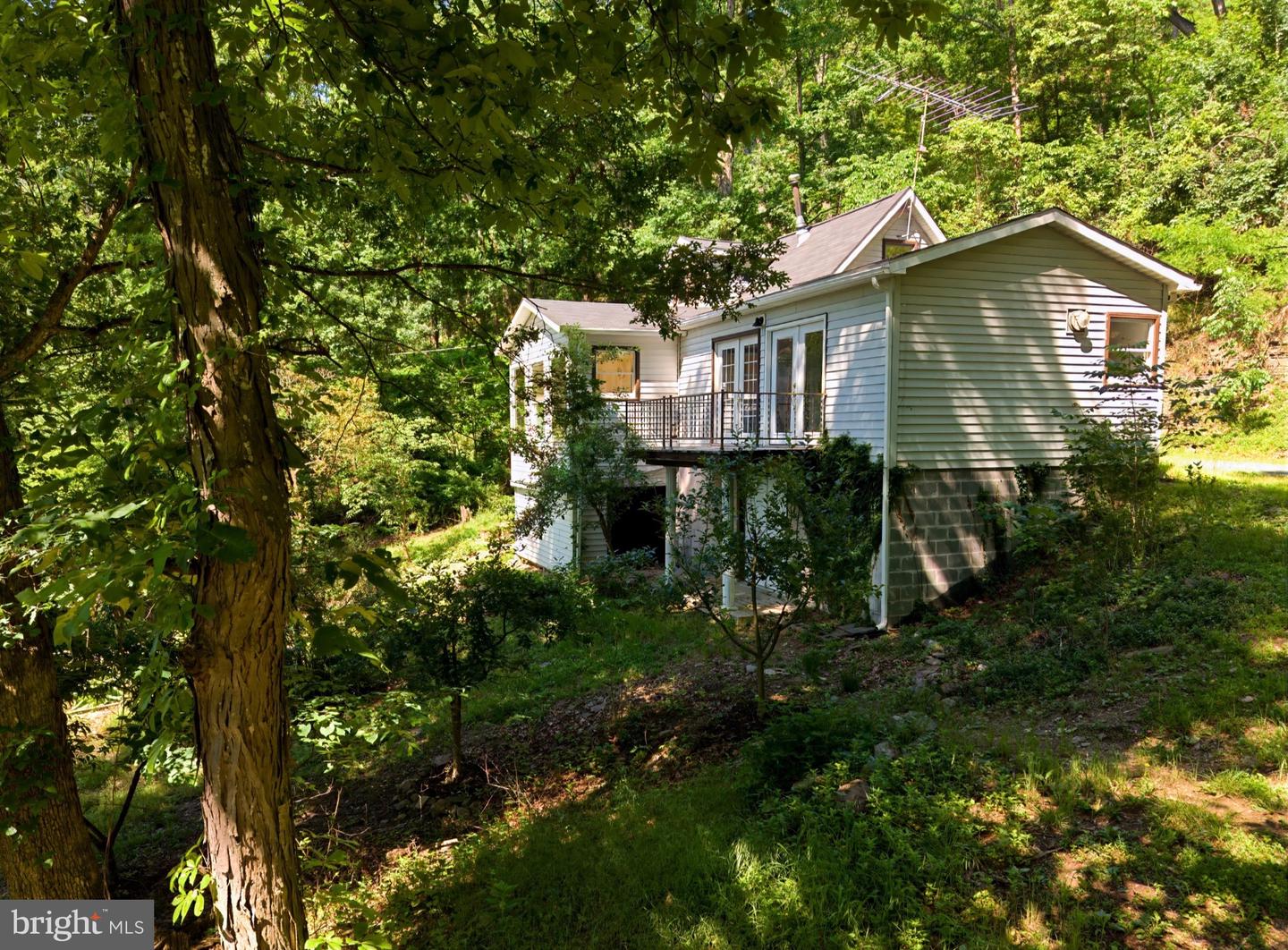2932 Kerns School Rd Property Photo 2