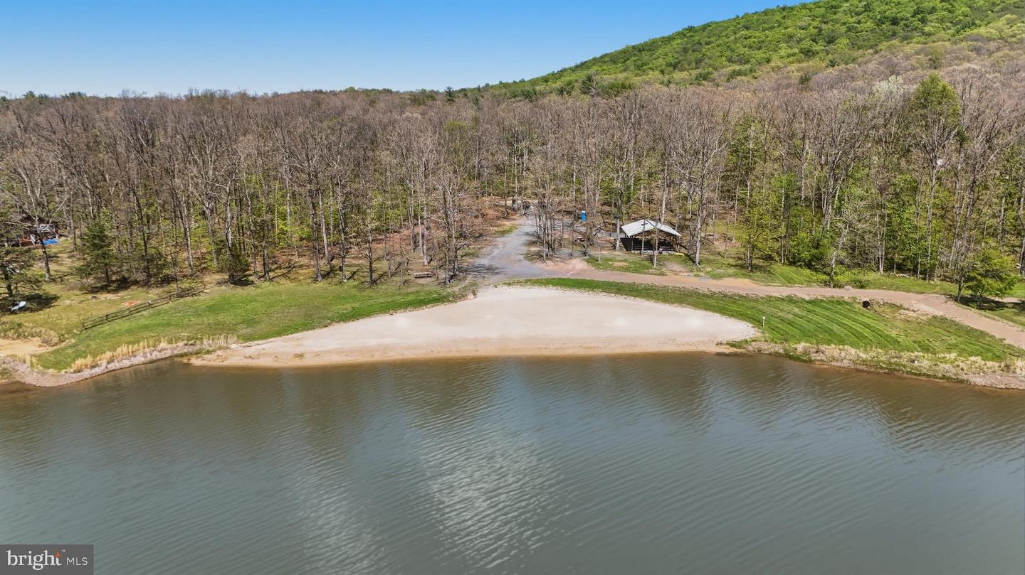 839 Lake Ferndale Property Photo 3