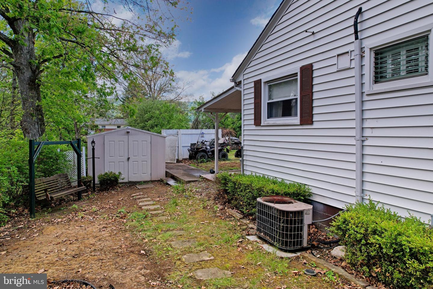 513 2nd St Property Photo 6