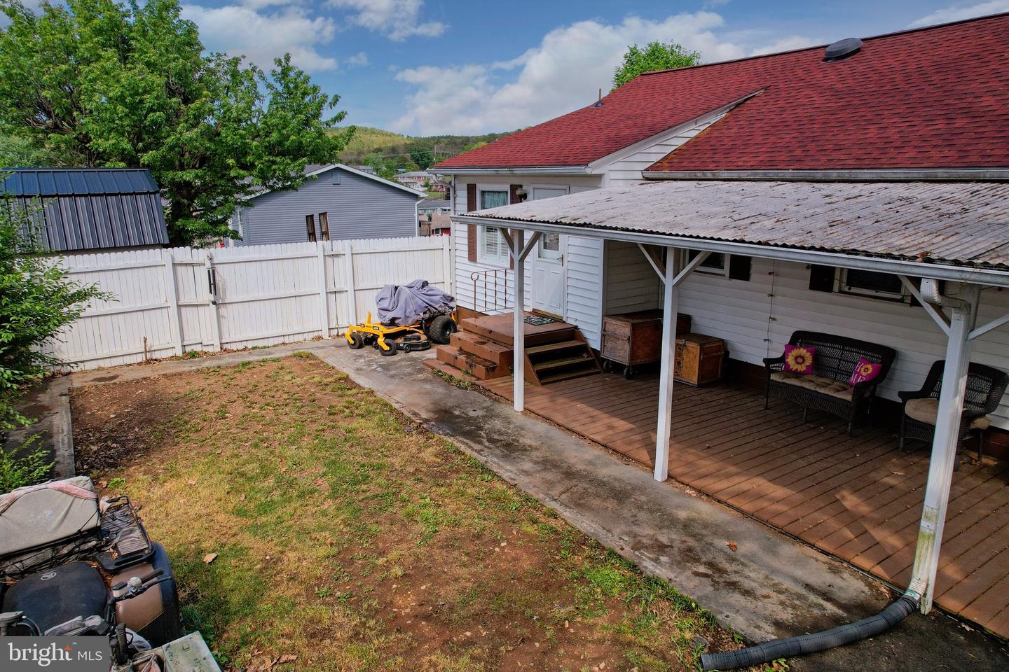 513 2nd St Property Photo 7