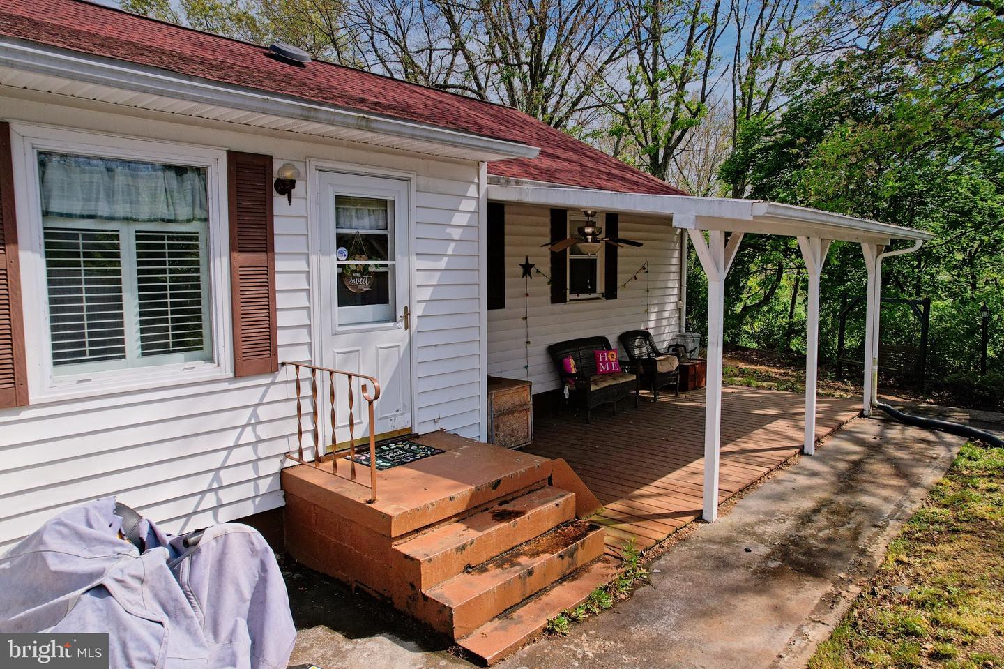 513 2nd St Property Photo 8