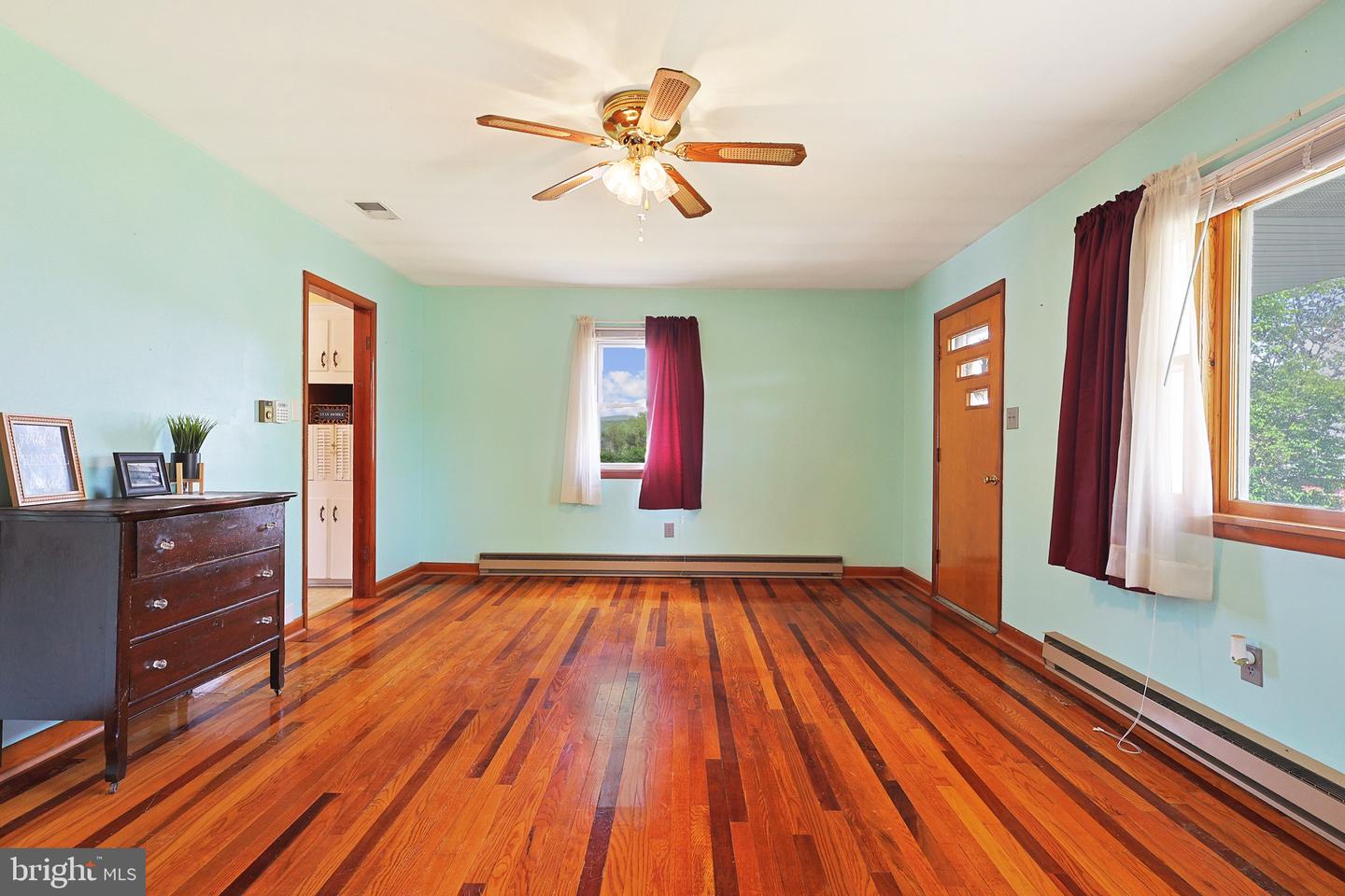513 2nd St Property Photo 11