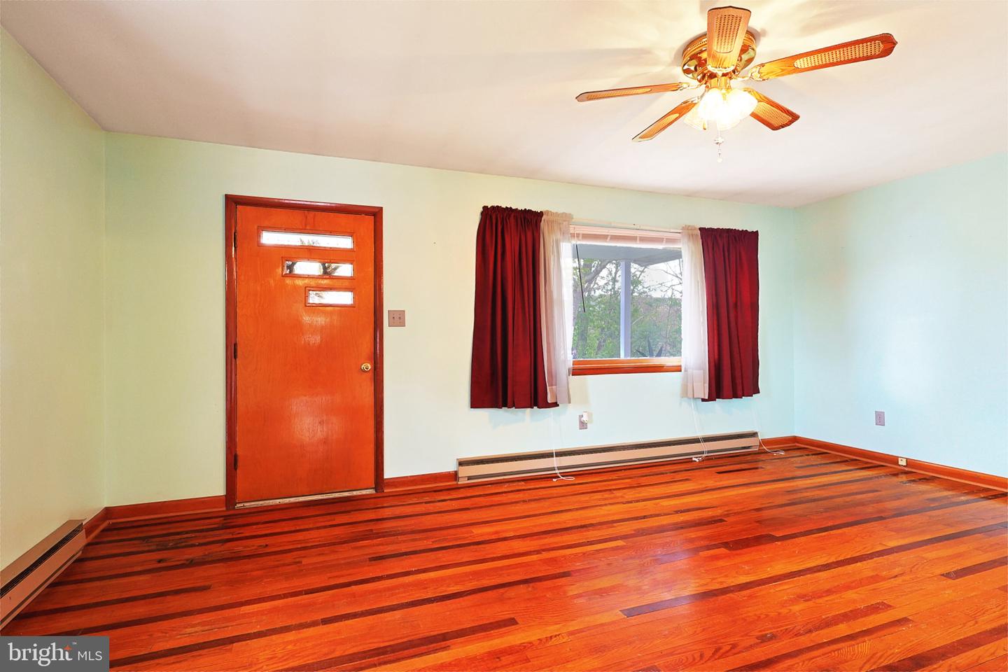 513 2nd St Property Photo 14