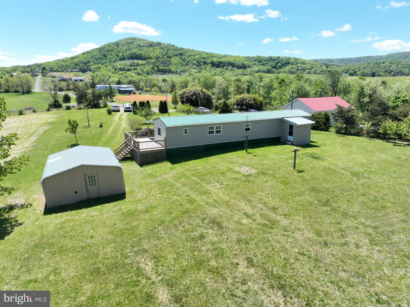 530 Jordans Property Photo 3