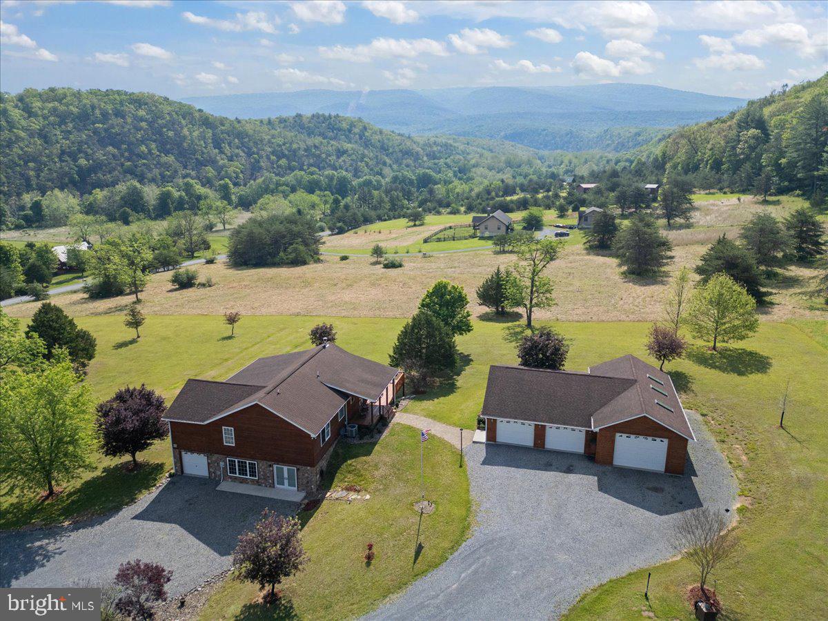 1054 River Bend Dr Property Photo 10