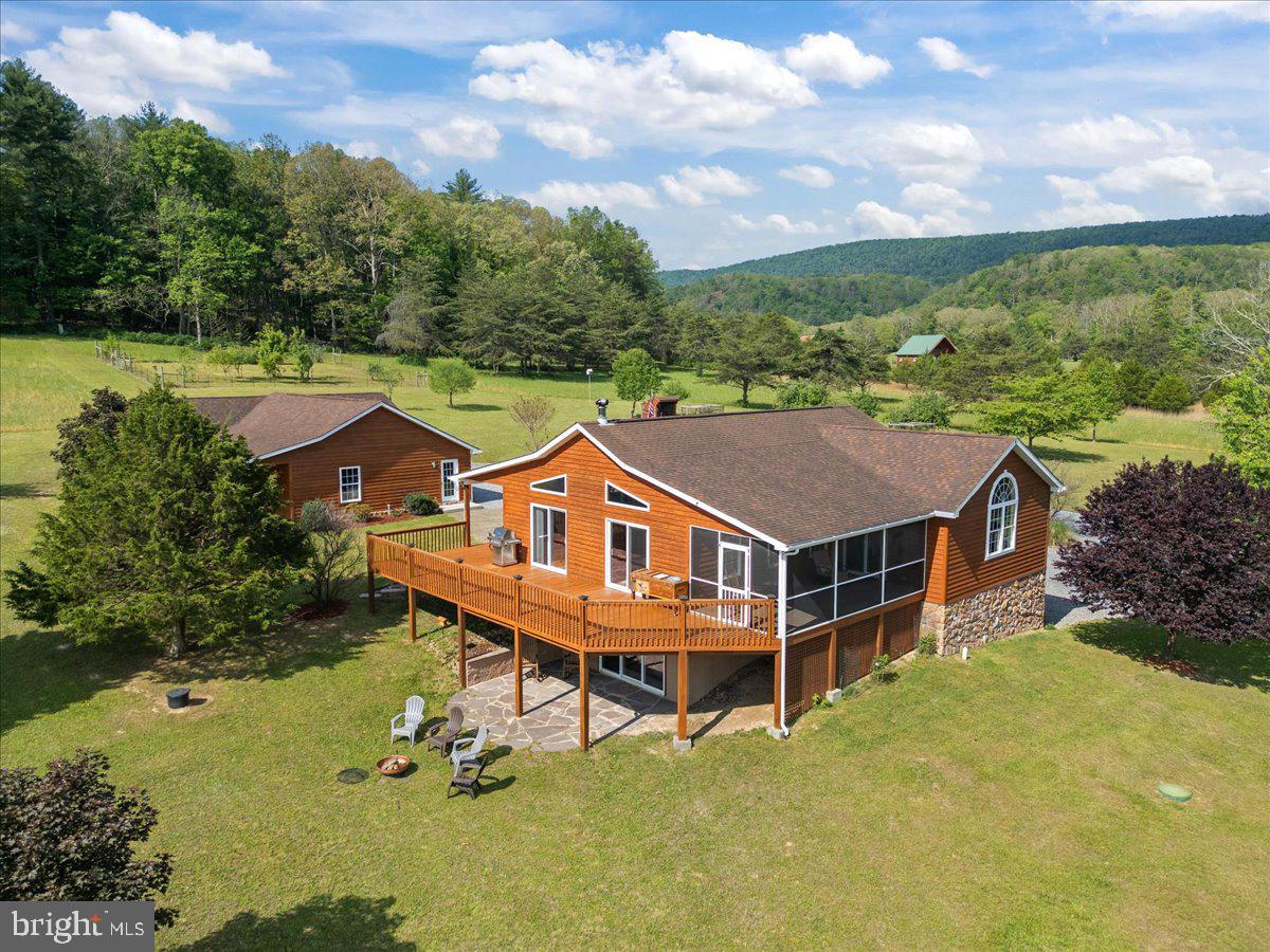 1054 River Bend Dr Property Photo 13