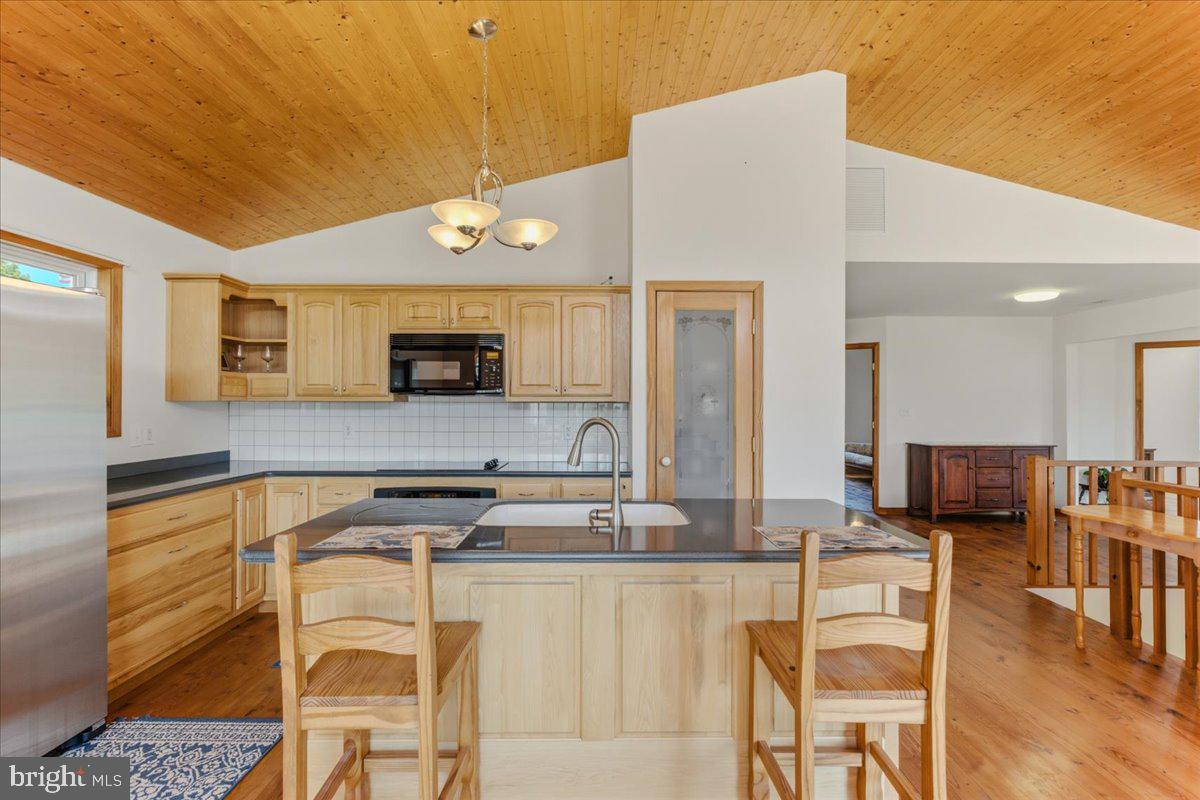 1054 River Bend Dr Property Photo 35
