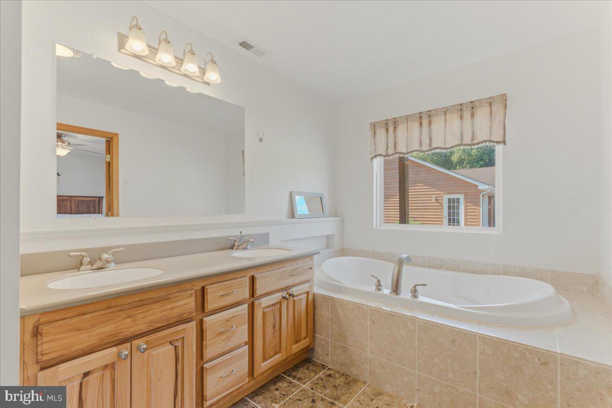 1054 River Bend Dr Property Photo 45