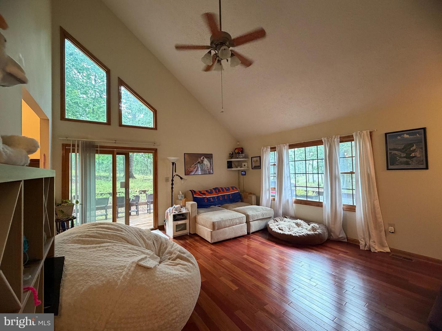 945 White Oak Trl Property Photo 8