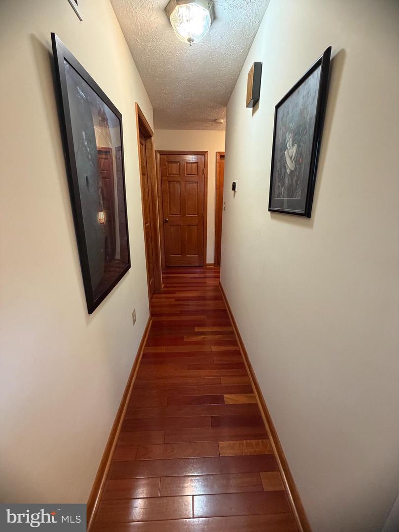 945 White Oak Trl Property Photo 12