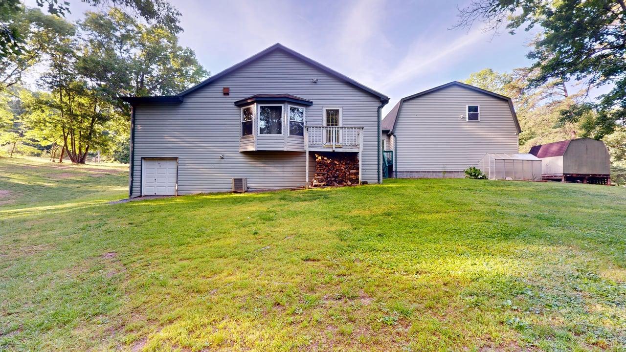 575 N River Highlands Rd Property Photo 10