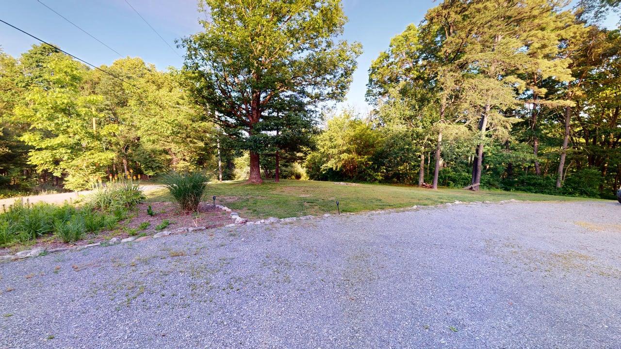575 N River Highlands Rd Property Photo 11