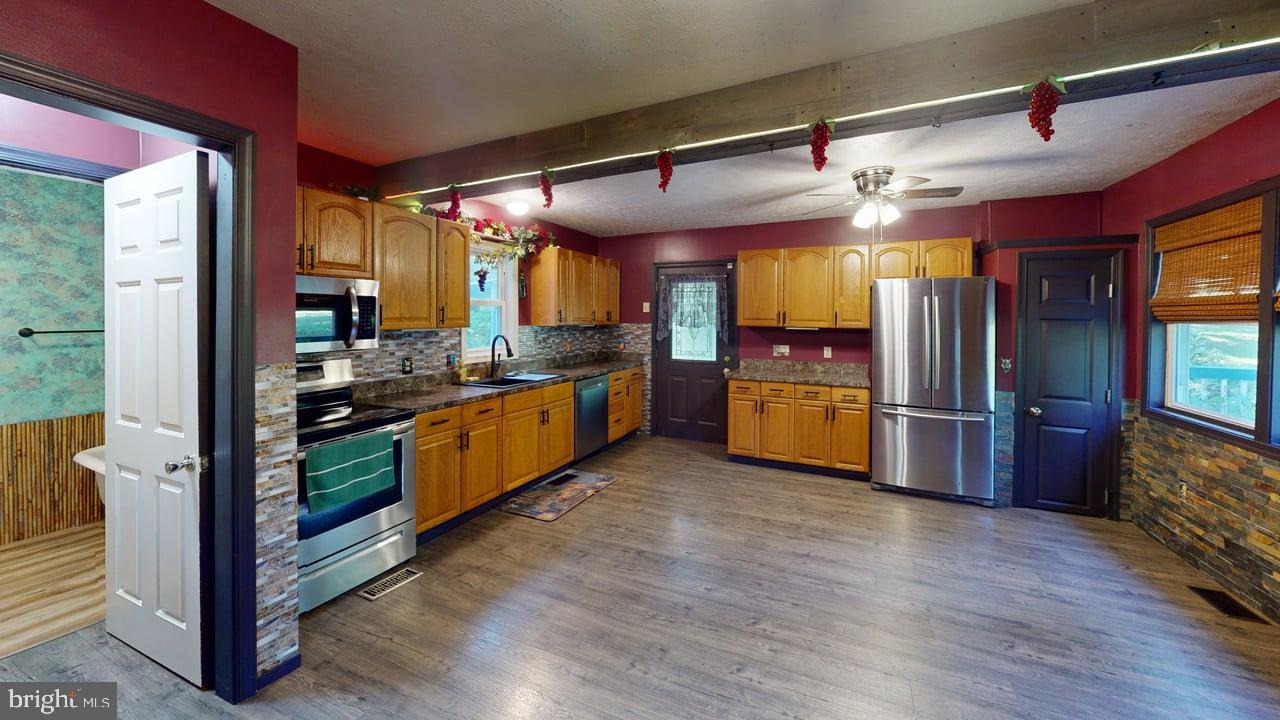 575 N River Highlands Rd Property Photo 28