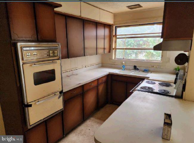521 W Main St Property Photo 6