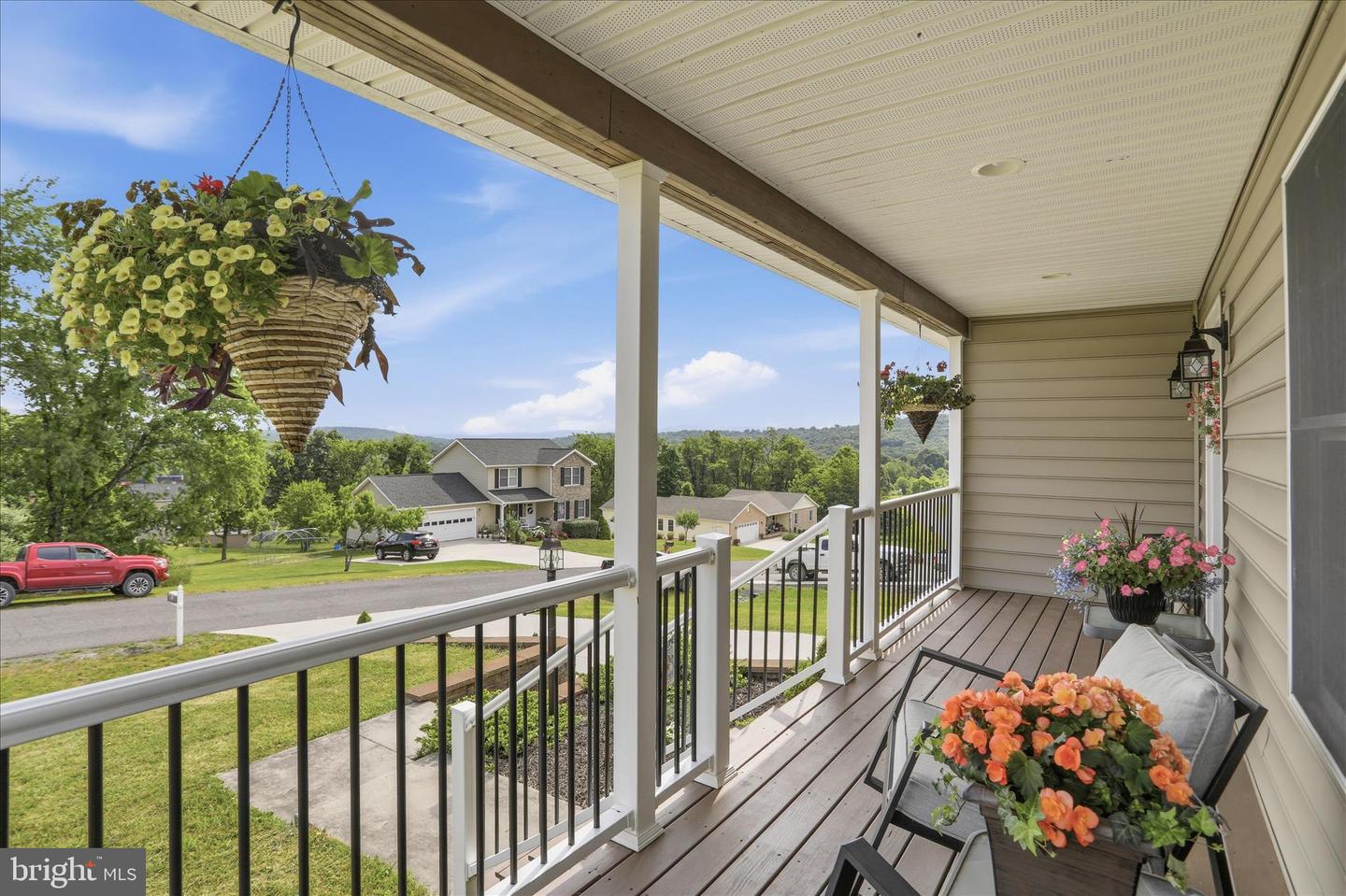 178 Autumn Dr Property Photo 4