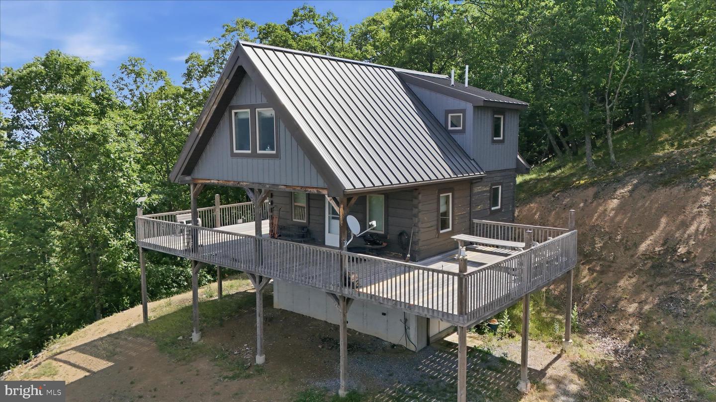 757 BROCKET DR