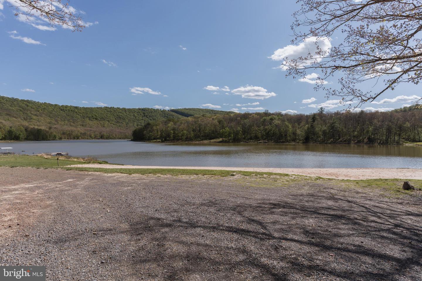 2614 Lake Ferndale Dr Property Photo 4