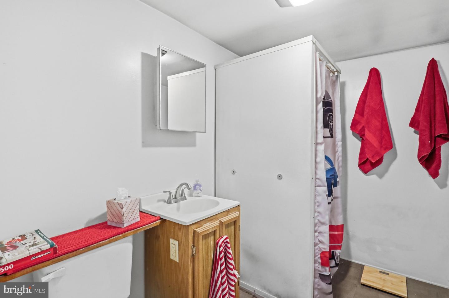 455 Center Ave Property Photo 17