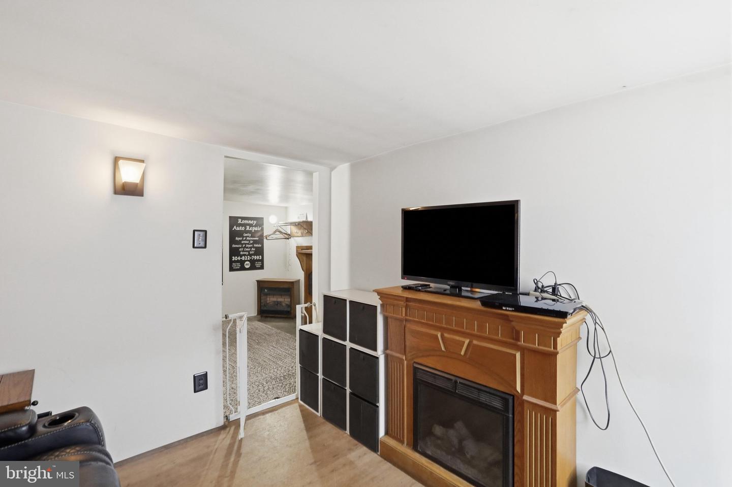455 Center Ave Property Photo 25