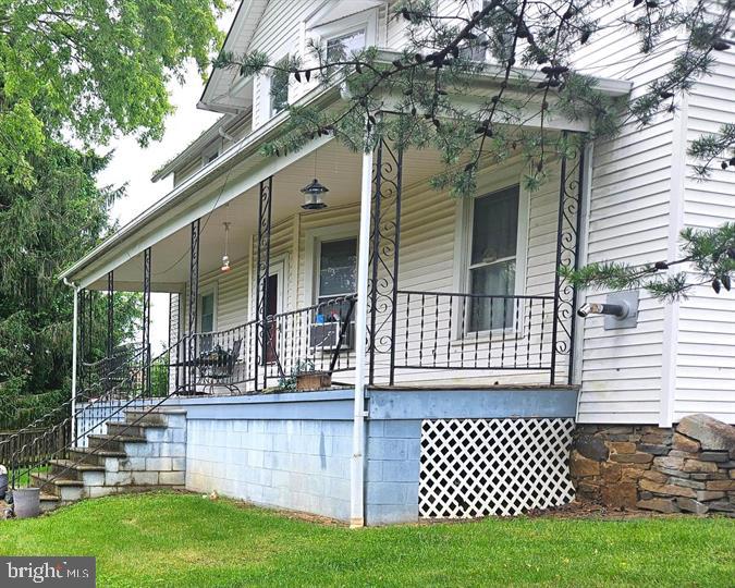 449 Property Photo 3