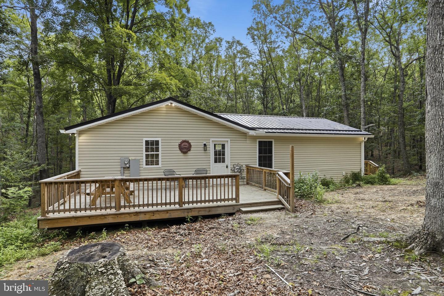 345 Albino Dr Property Photo 3