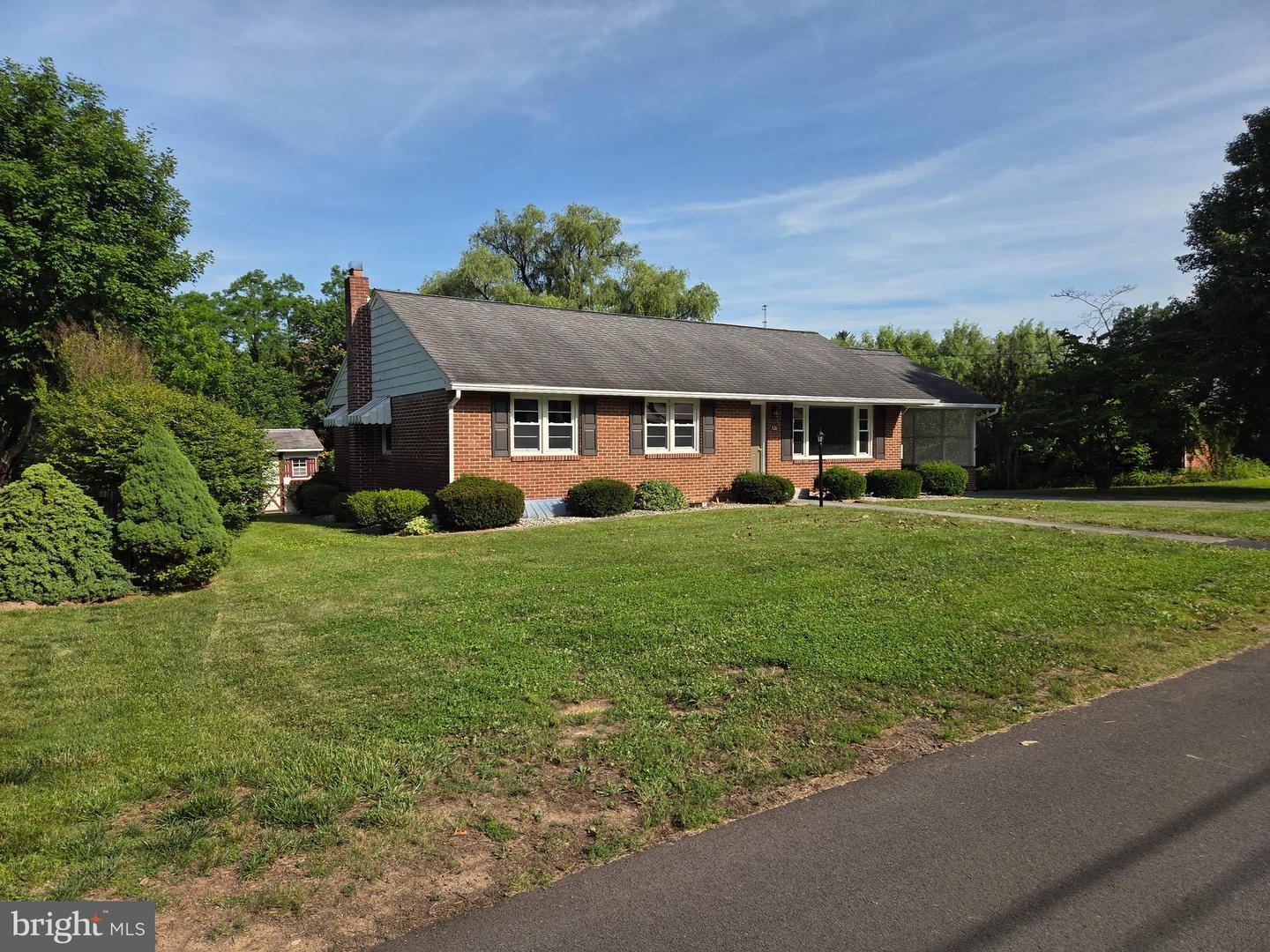 326 School St Property Photo 5