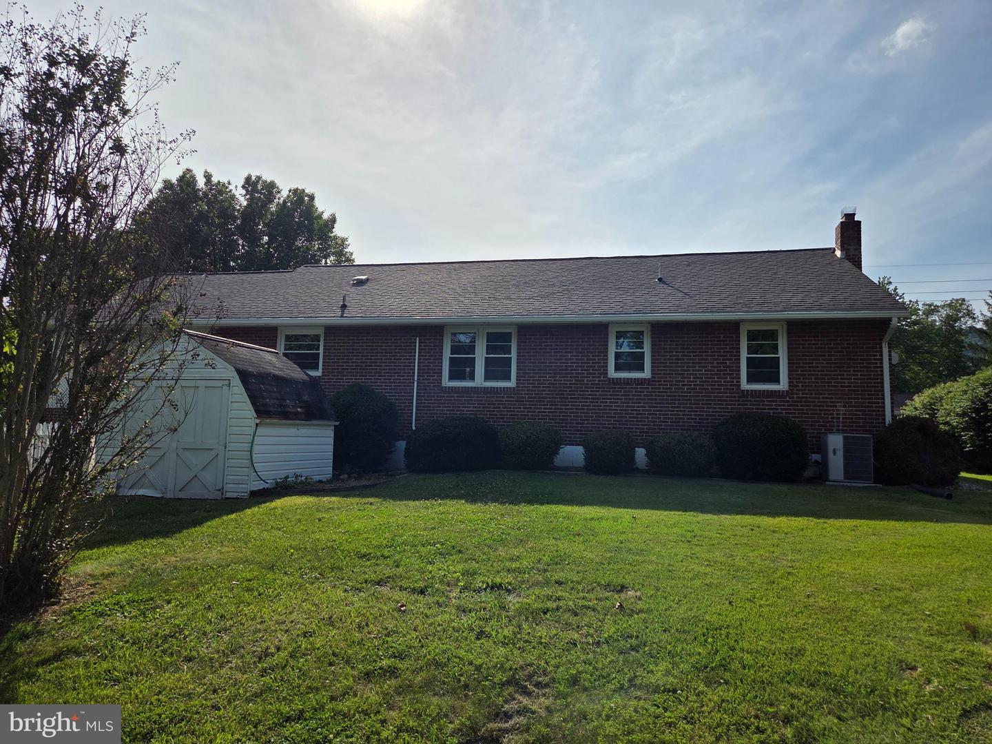 326 School St Property Photo 8