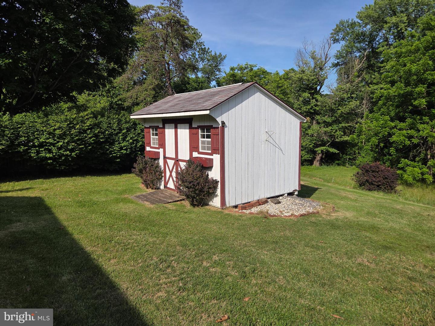 326 School St Property Photo 11