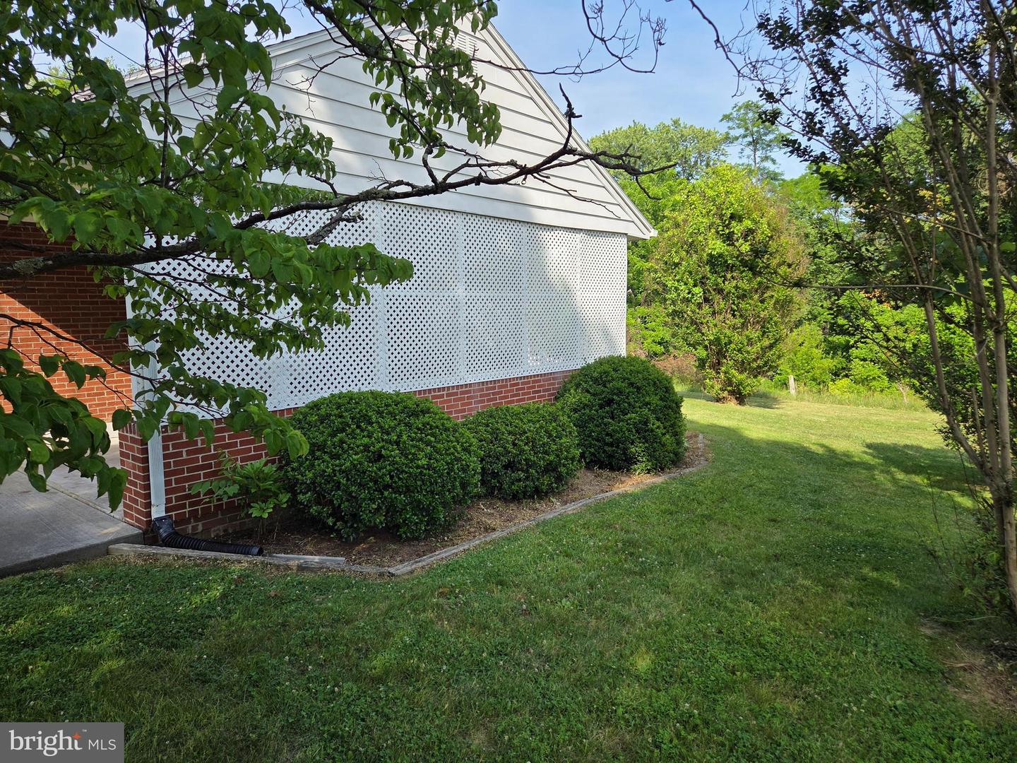 326 School St Property Photo 12