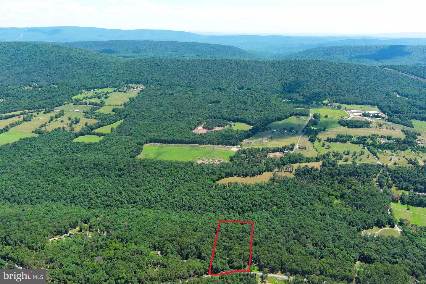 6 Cacapon View Property Photo 1