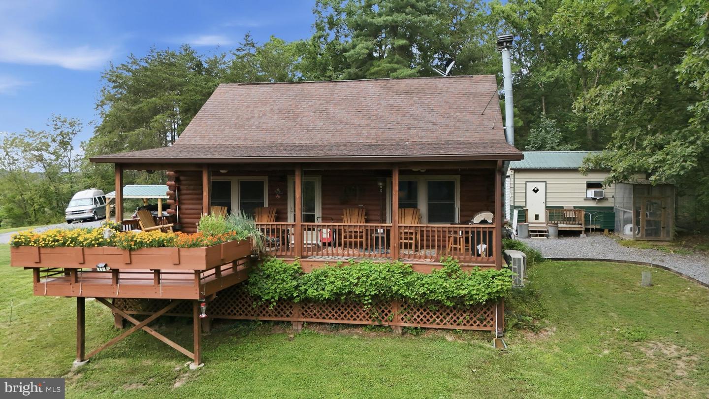 106 Britneys Ln Property Photo 2