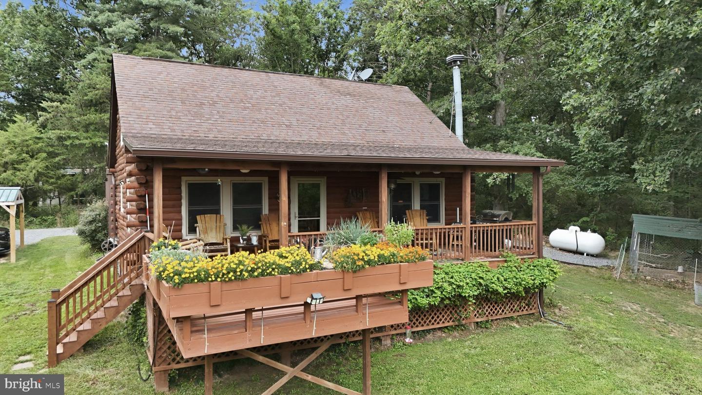 106 Britneys Ln Property Photo 3