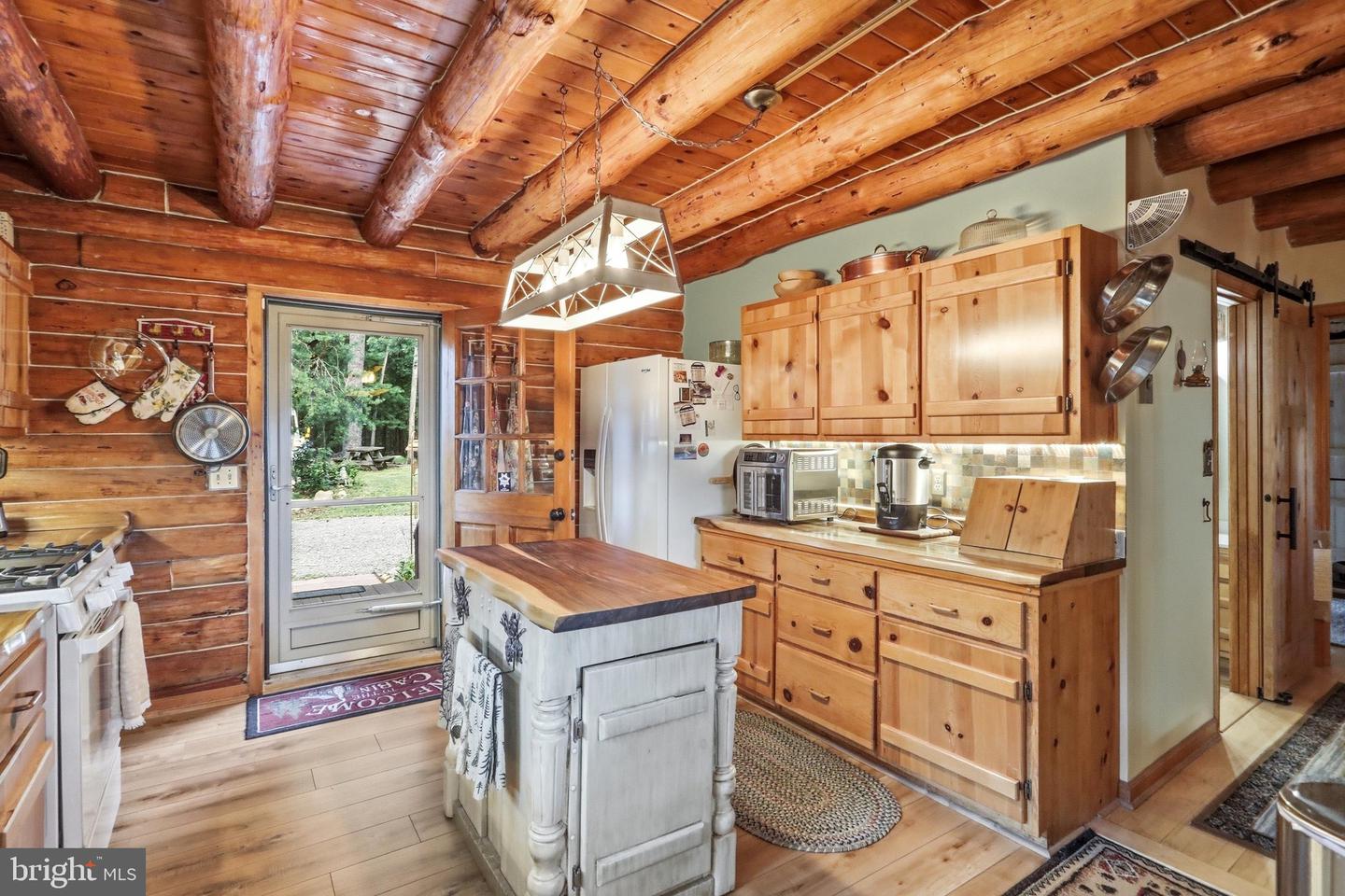 106 Britneys Ln Property Photo 11