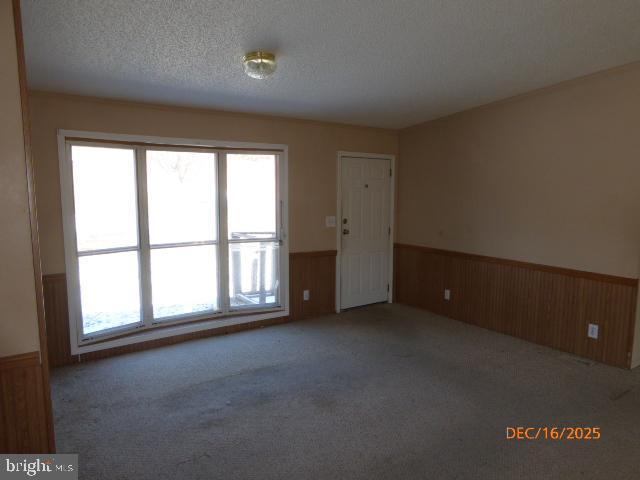 183 Sherman Dr Property Photo 4