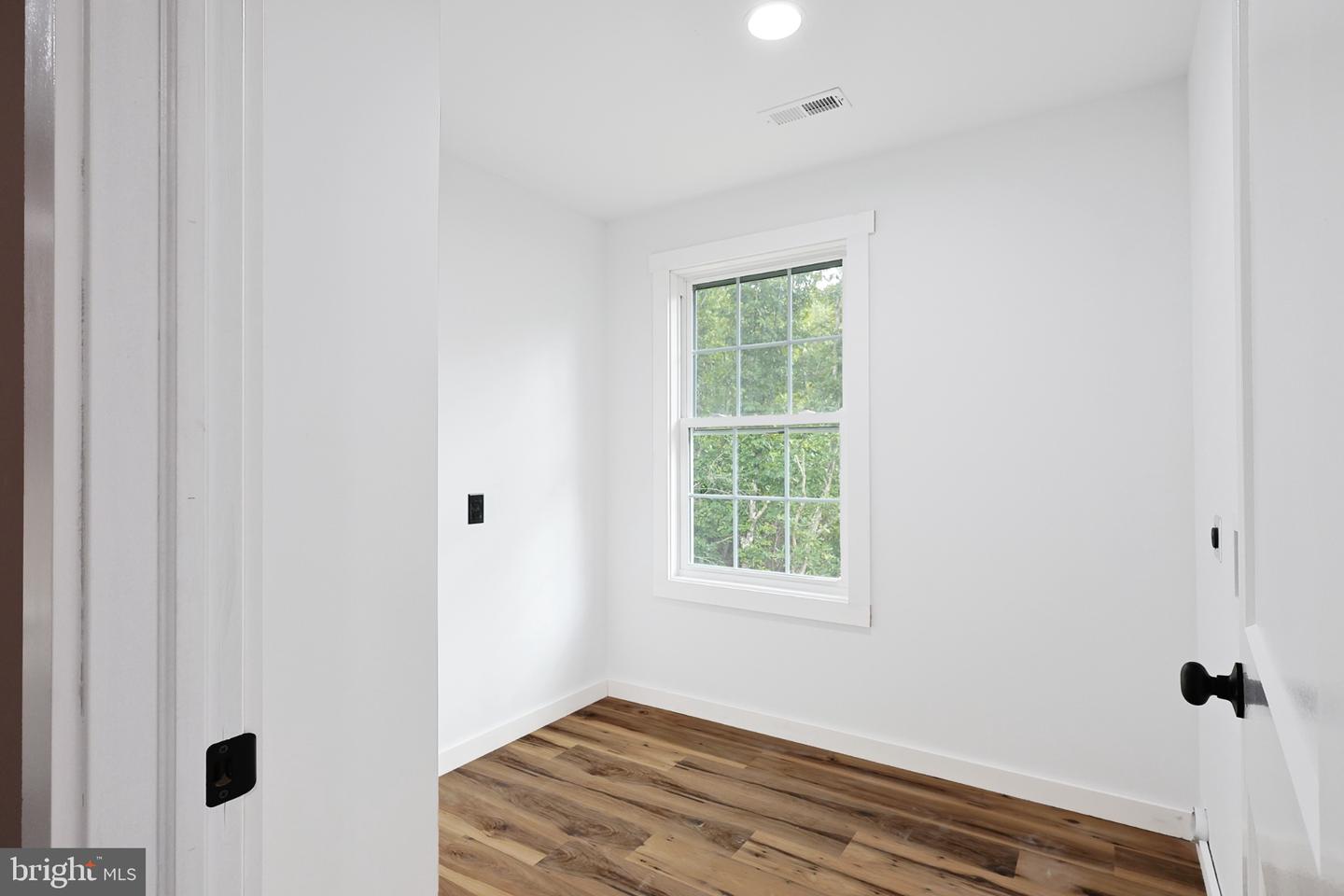 123 West Parker Drive Property Photo 16