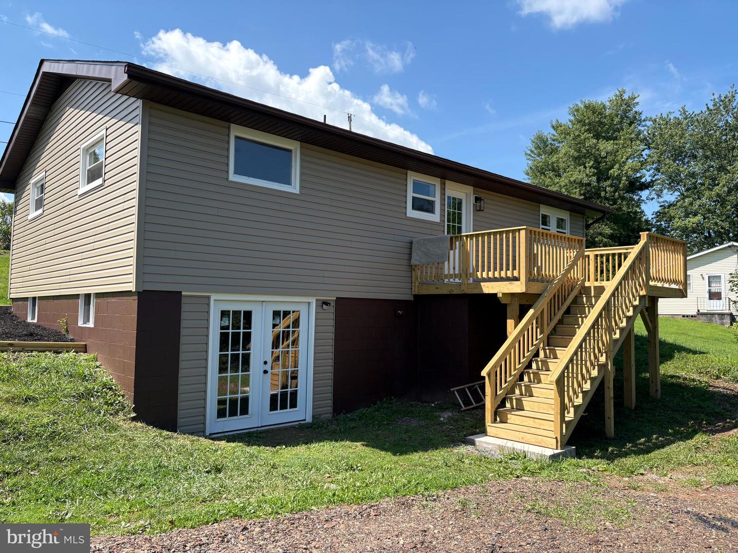 114 Peach Dr Property Photo 2