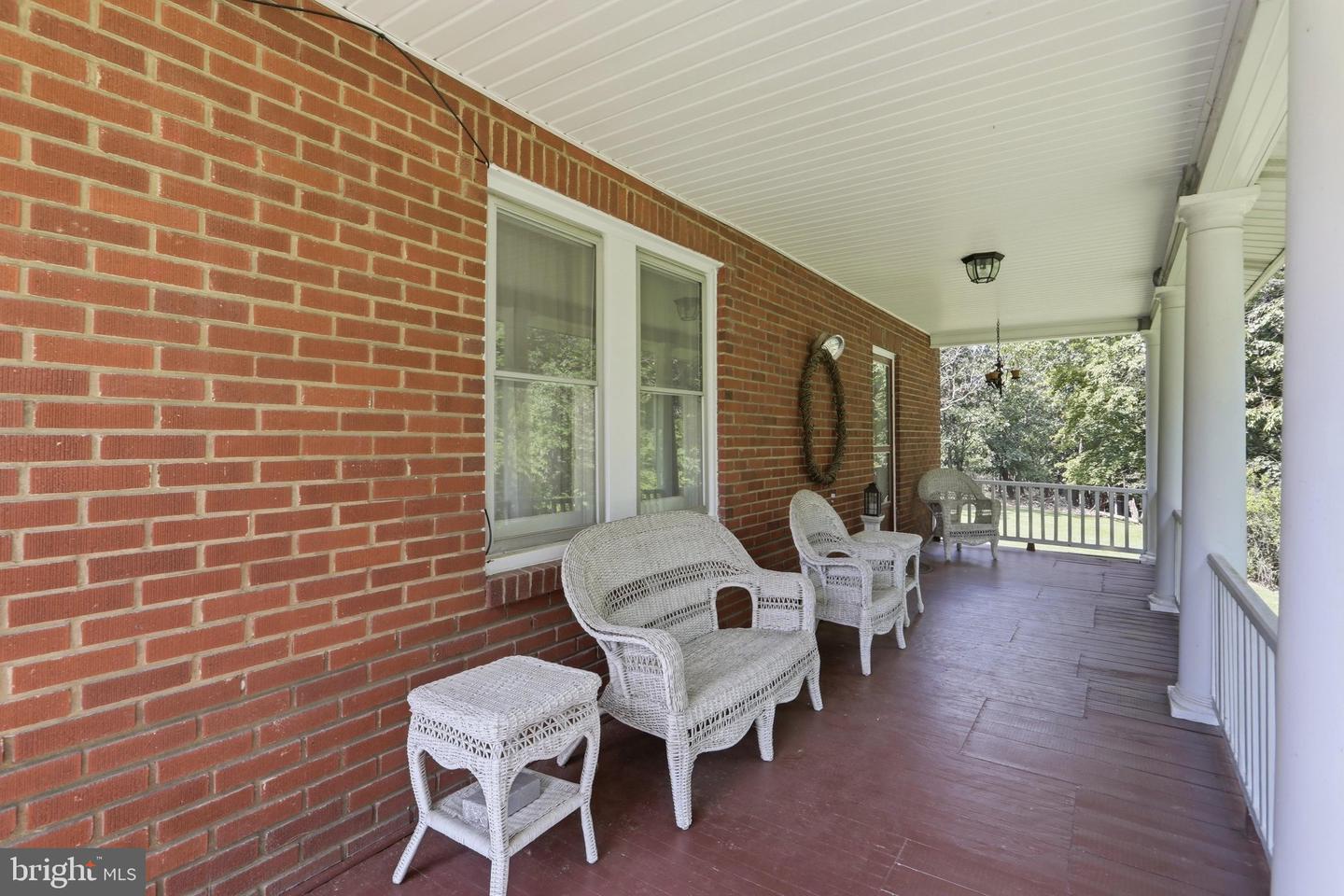 301 Wirgman Hl Property Photo 6