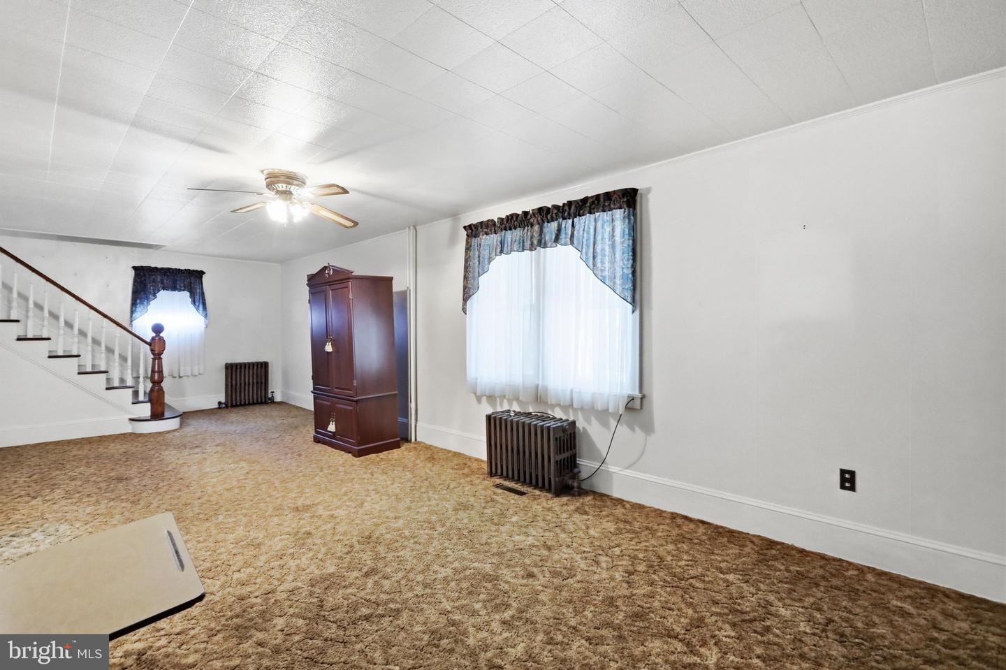 301 Wirgman Hl Property Photo 13