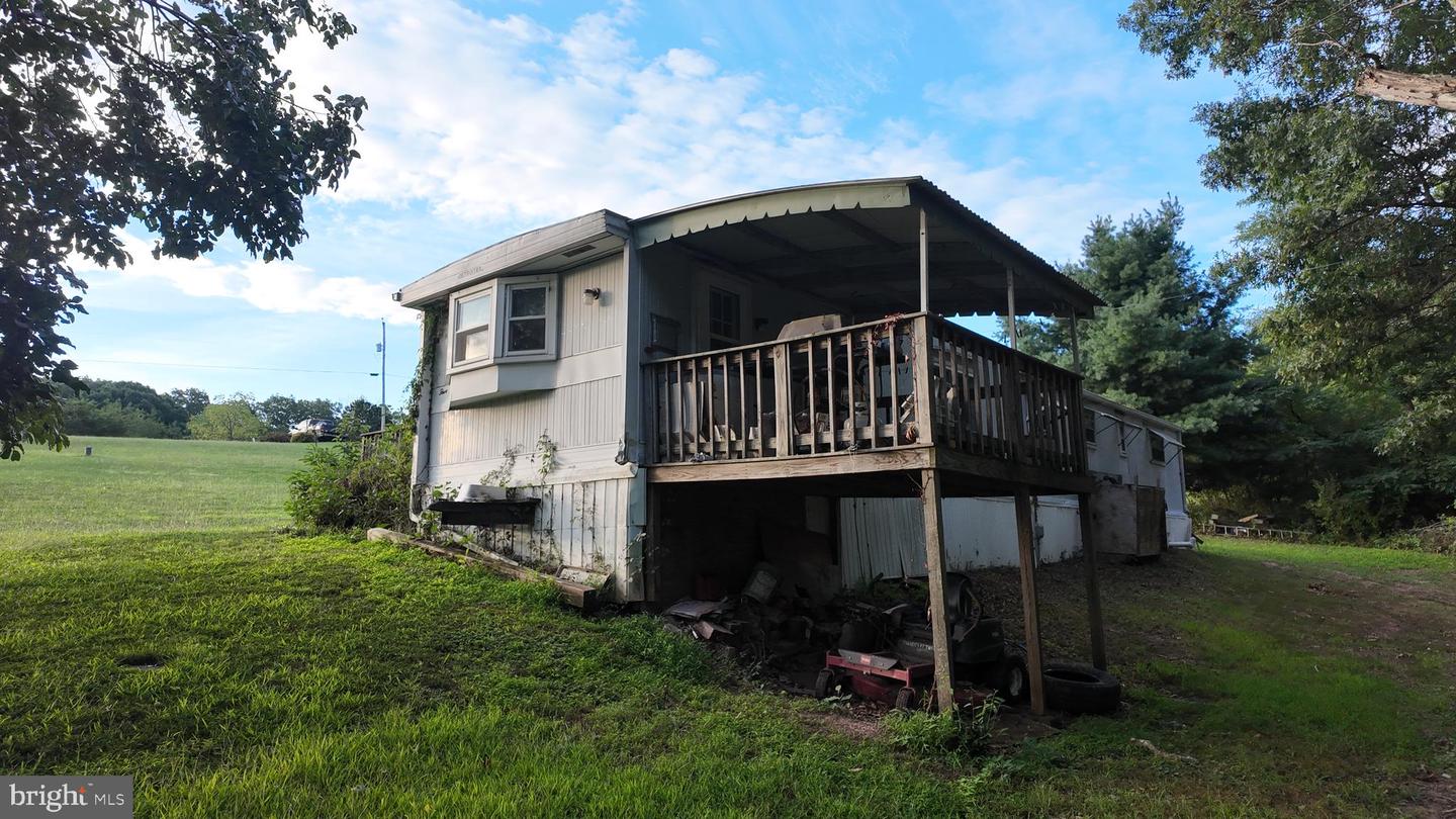 607 Feller Dr Property Photo 4